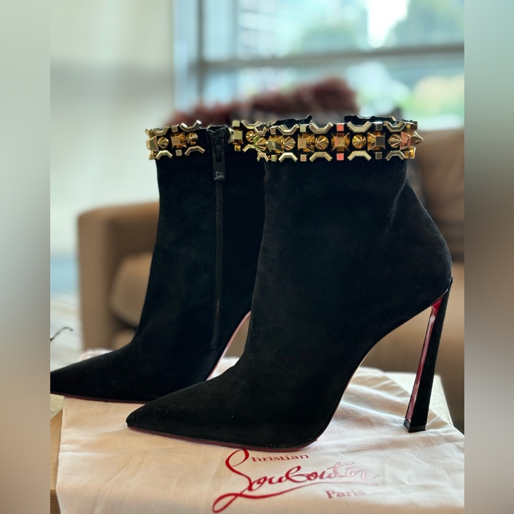 ASTEROISPIKES 100 SUEDE ANKLE BOOTIES IN BLACK GOLD